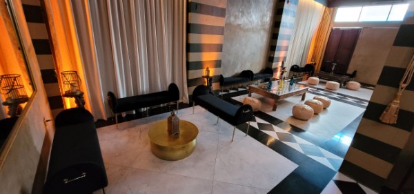 https://hotelcasablancapr.com/wp-content/uploads/2022/02/lounge_Ballroom1.jpg